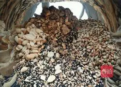 Illustration of how to make Northeastern old-fashioned mooncakes 1