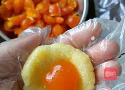 Coconut Egg Yolk Mooncake Recipe Illustration 8