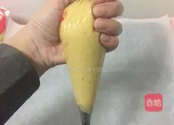 Illustration of how to make Roman shield biscuits 4