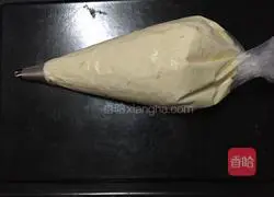 Illustration of making finger biscuits 9