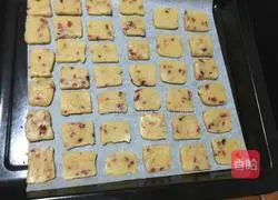 Illustration of how to make improved cranberry cookies 8