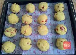 Cranberry Mung Bean Mooncake Recipe Illustration 13