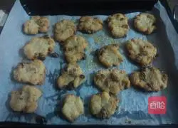 Illustration of how to make grape biscuits 6