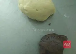 Illustration of how to make marble biscuits 4