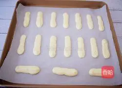 Illustration of making finger biscuits 14
