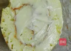 Illustration of how to make meat floss rolls 10