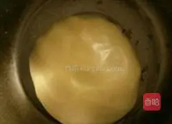 Illustration of how to make red fruit and bean paste mooncakes 2