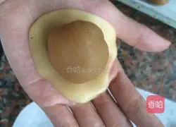 Illustration of how to make lotus paste and egg yolk mooncakes 5