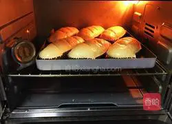 Illustration of how to make meat floss and blueberry bread 19