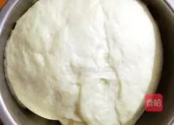 Illustration of how to make meat floss rolls 7