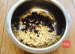 Illustration of how to make moon cakes and eight-treasure porridge 1