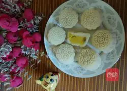 Illustration of how to make custard snowskin mooncakes 12