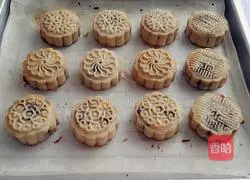  Illustration of how to make Cantonese mooncakes 5