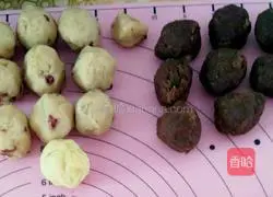 Illustration of how to make Soviet-style mooncakes in light wave oven 3