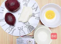 Illustration of how to make coconut milk purple sweet potato milk skin mooncakes 1