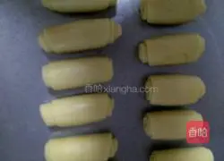 Illustration of how to make fresh meat mooncakes 8