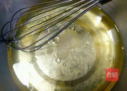 Illustration of how to make egg white crispbread 1