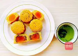 Cantonese style moon cake Illustration of how to do it 11