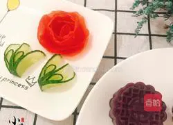 Illustration of how to make purple sweet potato mooncakes 13