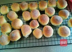 Illustration of how to make bald buns 9