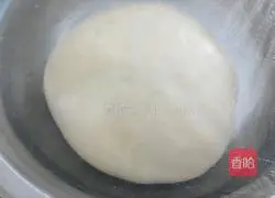 Illustration of how to make chives, bacon, cheese and meat floss bread 5