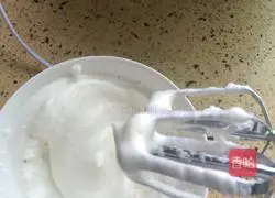 Illustration of how to make meringue cookies 4