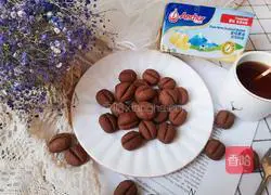 Illustration of how to make coffee bean cookies 15