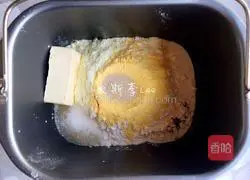 Illustration of how to make bread machine corn raisin toast 1