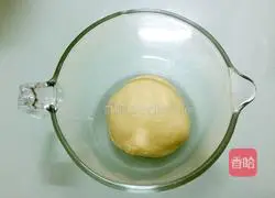 Illustration of how to make honey bean toast 5