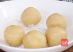 Egg Yolk Lotus Seed Mooncake Recipe Illustration 13