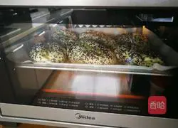 Illustration of how to make pineapple stuffed sesame soft European buns 15