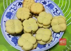 Illustration of how to make colorful cookies 21