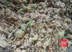 Cantonese five-nut mooncake recipe 8