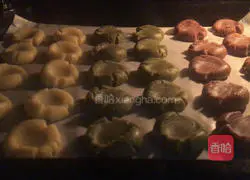 Illustration of how to make three-color margarita cookies 18