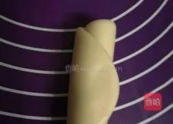 Illustration of how to make rose mooncakes 7