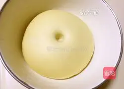 Illustration of making homemade hamburger buns 7