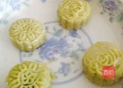 Illustration of how to make matcha snowskin mooncakes 7