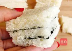 Illustration of how to make yogurt toast quickly 6