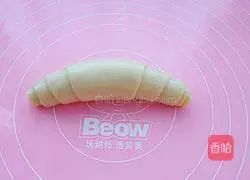 Illustration of how to make croissants 13