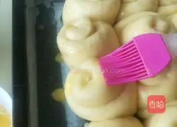 Honey Crispy Bottom Bread Recipe Illustration 14