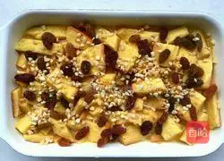 Illustration of how to make egg custard toast pudding 6