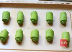 Illustration of how to make spinach and sausage buns 14