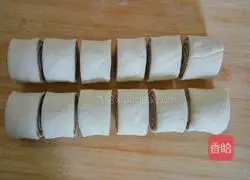 Illustration of how to make chocolate rolls 14