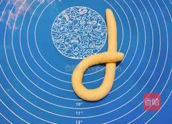 Illustration of how to make braided milk bread 4