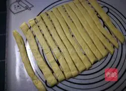 Illustration of Tang Renshen Sausage Hand-Teared Bread 11