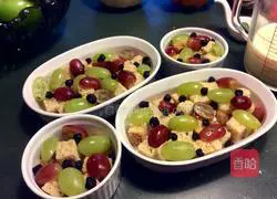 Illustration of how to make raisin bread pudding 5