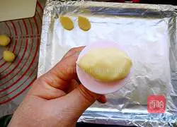 Illustration of how to make leaf cookies 8