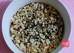 Illustration of how to make homemade Wuren BBQ pork mooncake fillings 8