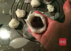 Illustration of how to make snow-skin mooncakes 8