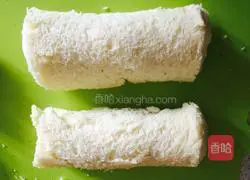 Illustration of how to make banana toast rolls 6